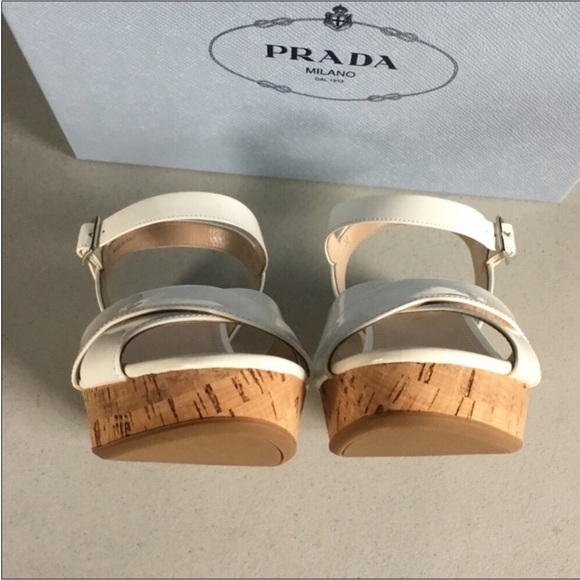 PRADA - Picture 4 of 16